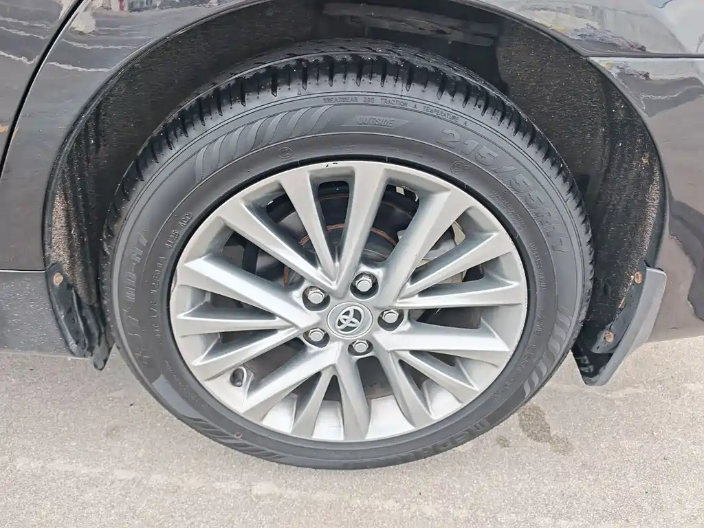 Toyota Camry 2016 2.5G Luxury