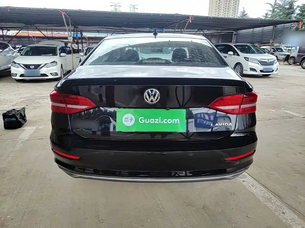 Volkswagen Lavida — миниатюра 6