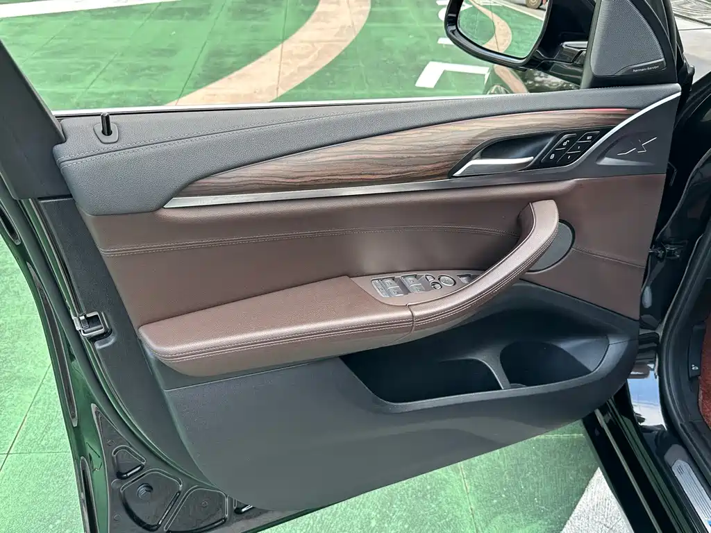 BMW X3 — миниатюра 10