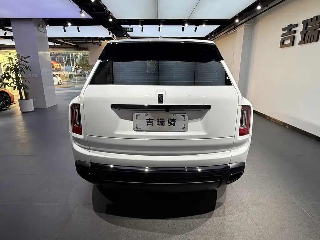 Rolls-Royce Cullinan Black Badge, фото 5
