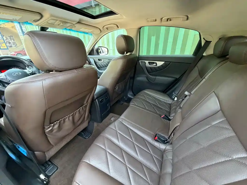 Infiniti FX — миниатюра 8