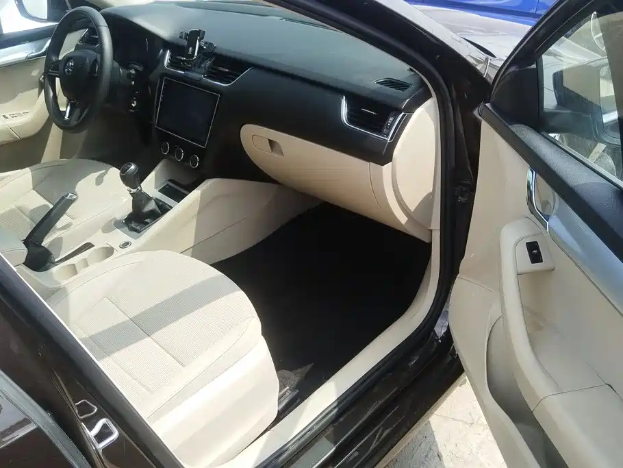 Skoda Octavia — миниатюра 7