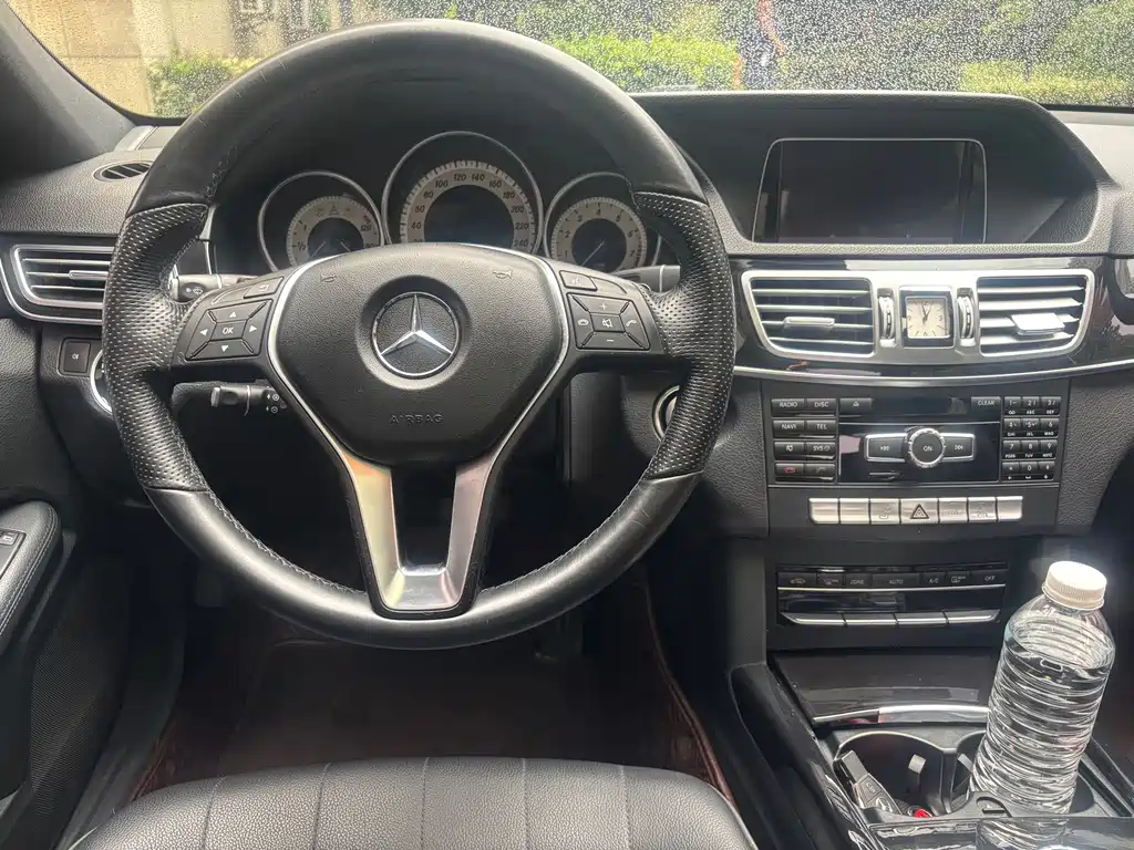 Mercedes-Benz E-Class — миниатюра 11