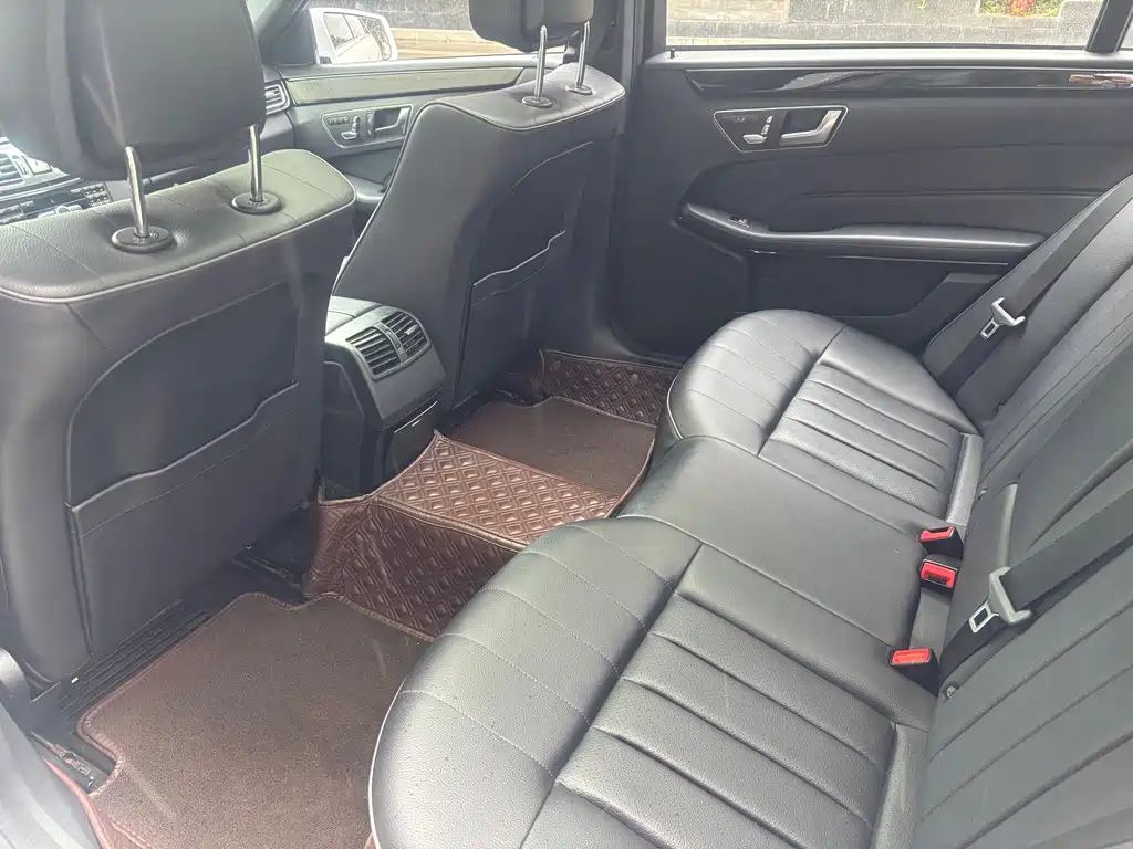 Mercedes-Benz E-Class — миниатюра 13
