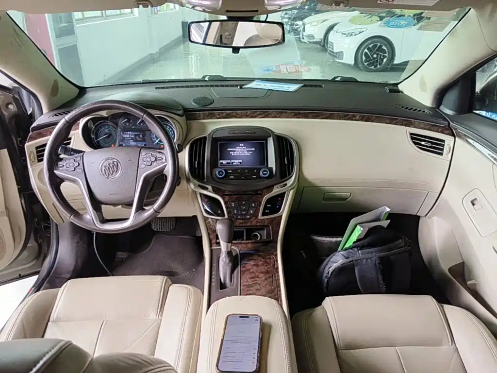 Buick LaCrosse — миниатюра 10