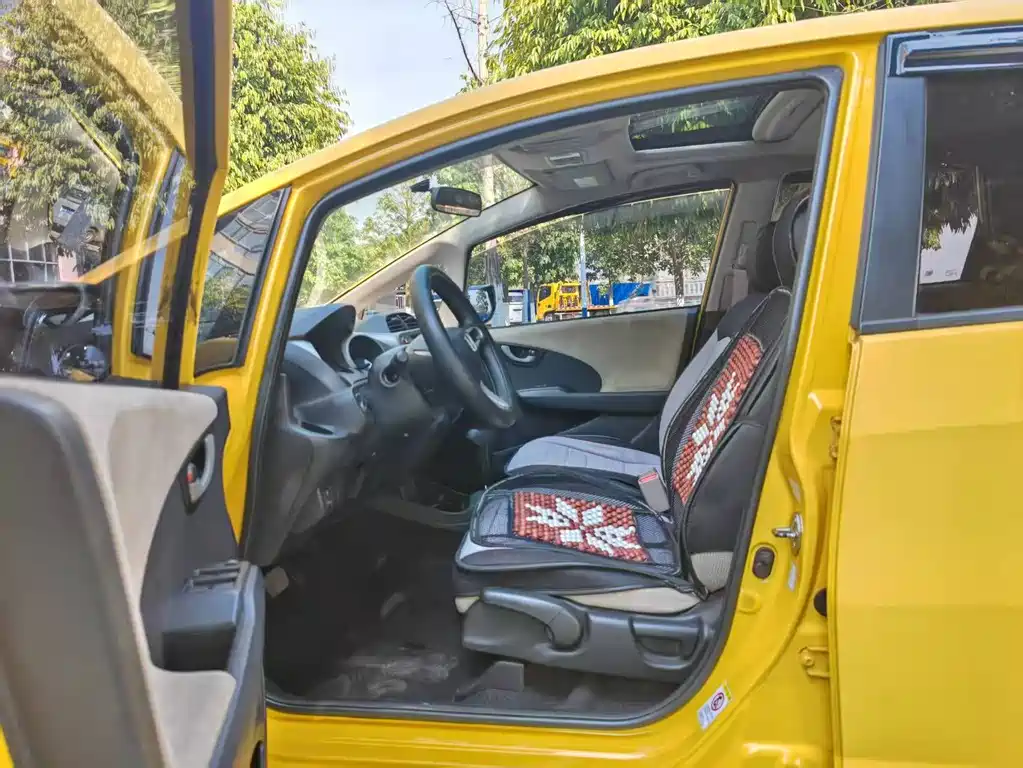 Honda Fit — миниатюра 10