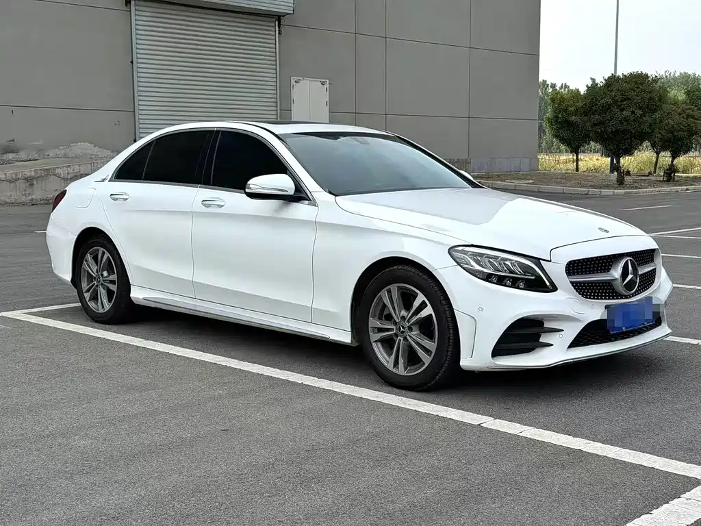 Mercedes-Benz C-Class — миниатюра 3
