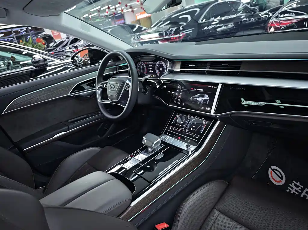 AUDI A8