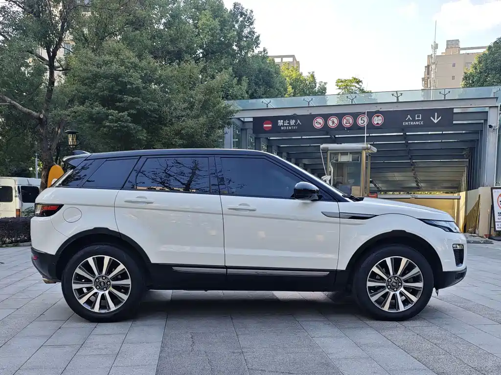Land Rover Evoque — миниатюра 6