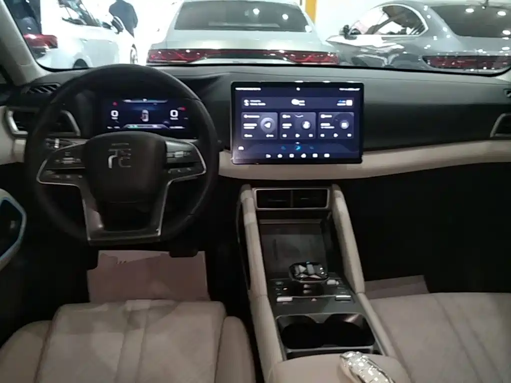 BYD Yuan UP — миниатюра 10