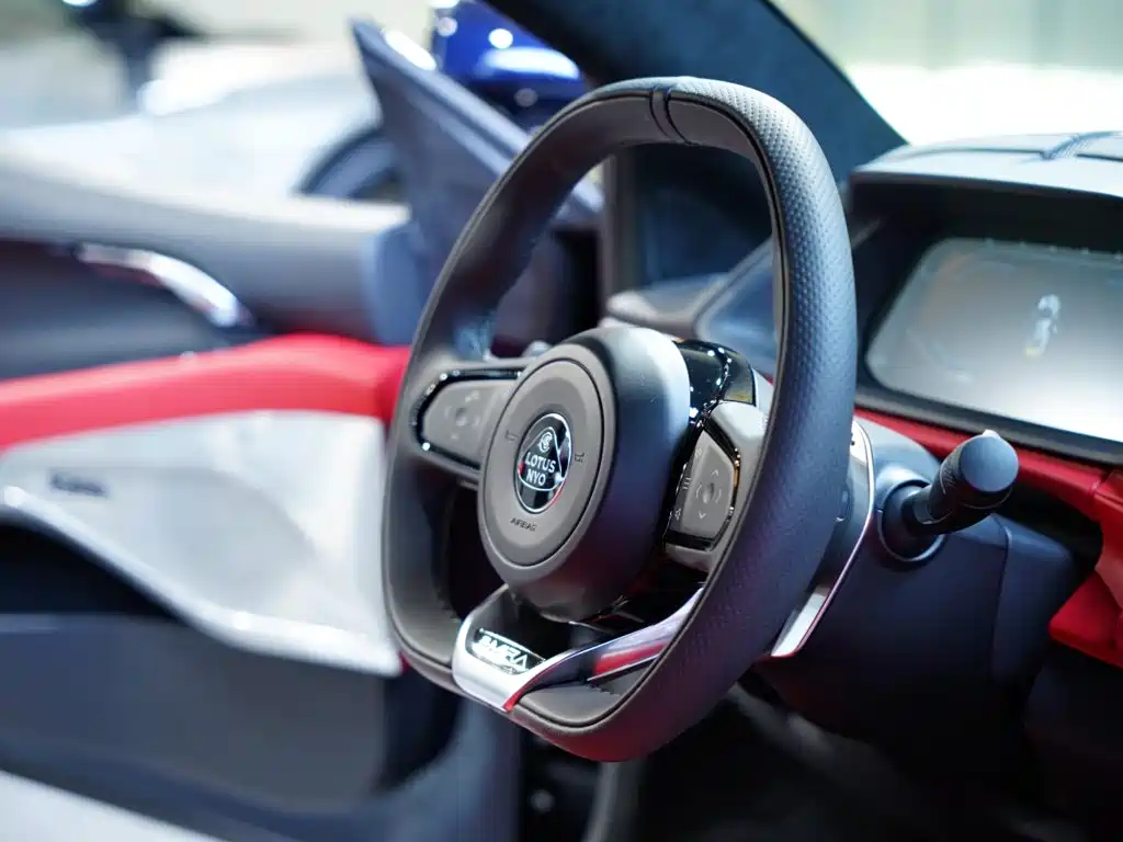 Lotus Emira — миниатюра 45
