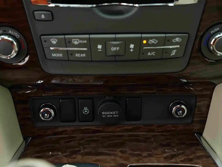 Nissan Patrol — миниатюра 36