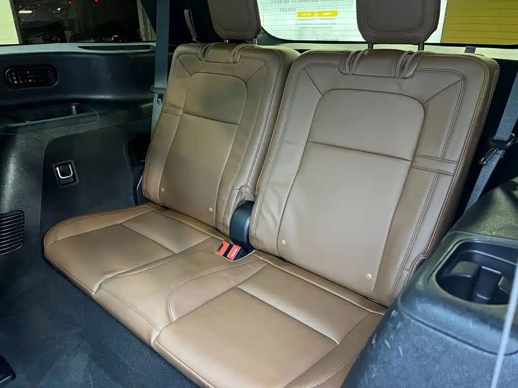 Lincoln Aviator — миниатюра 9