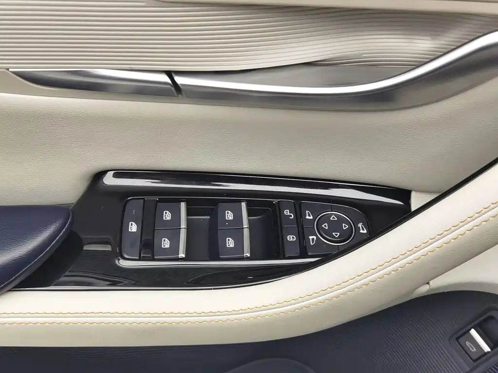 BYD PLUS New Energy — миниатюра 9