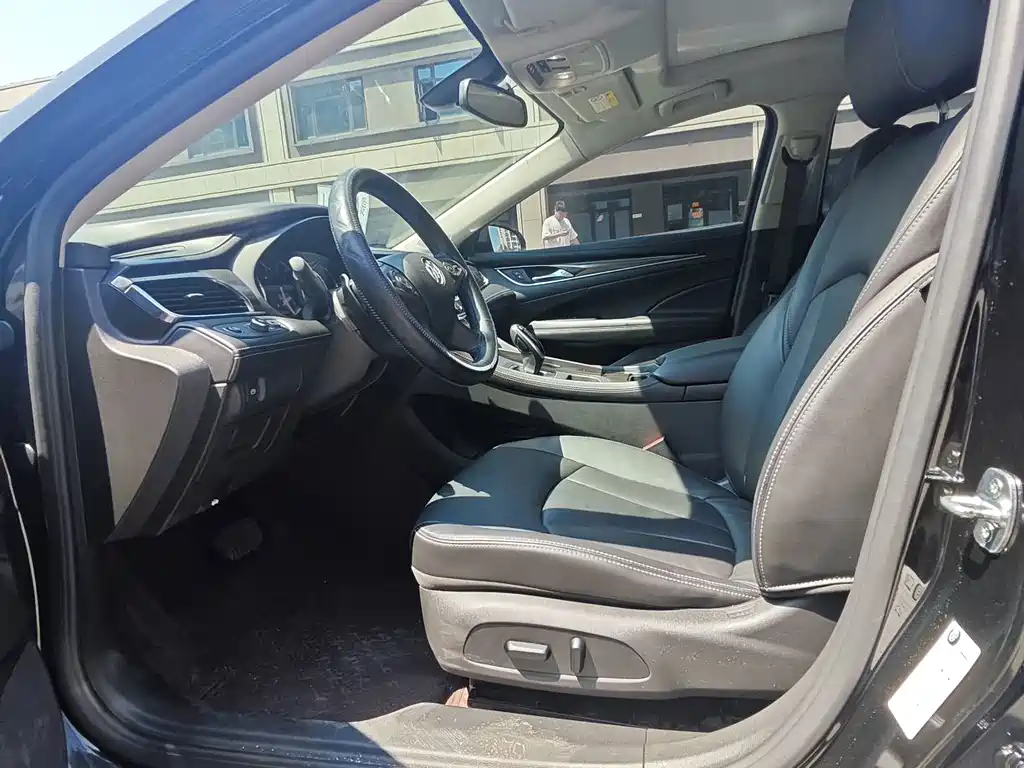 Buick LaCrosse — миниатюра 5