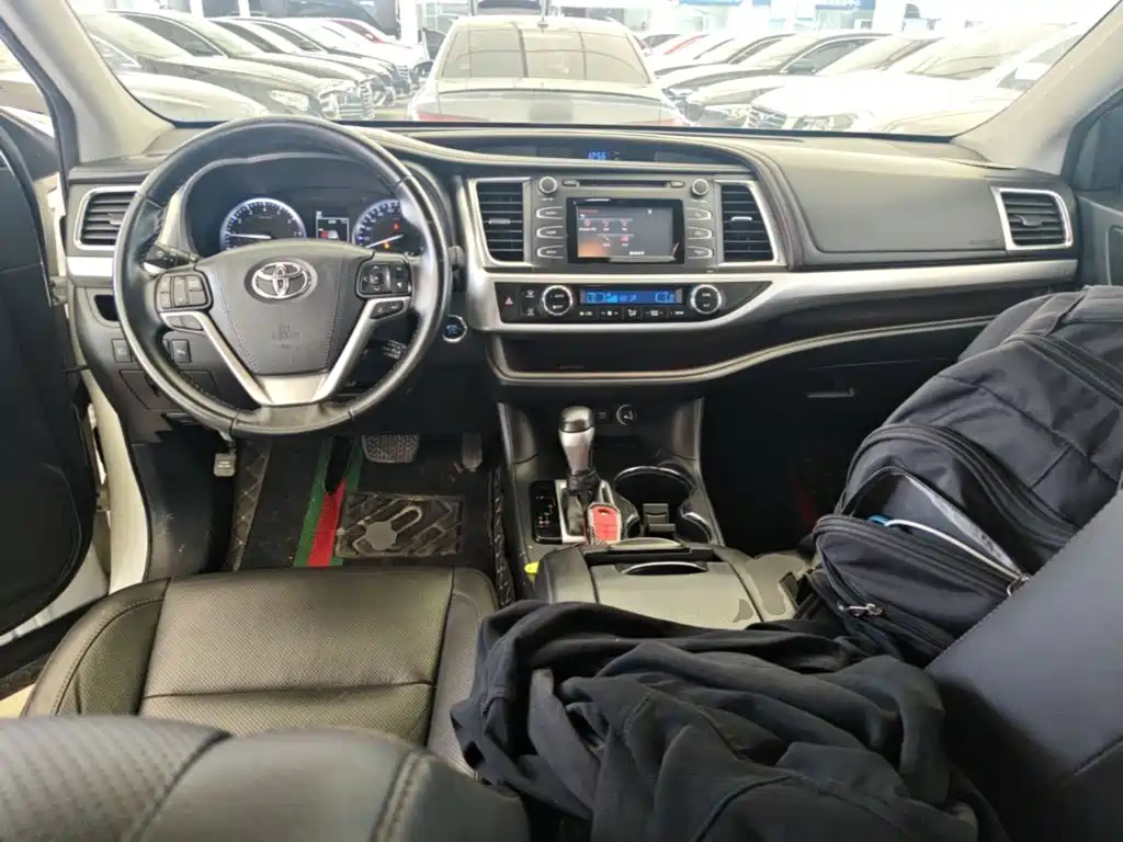 Toyota Highlander — миниатюра 10