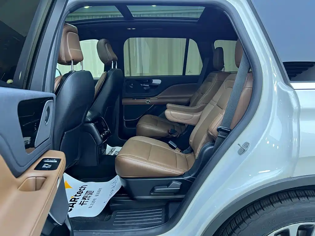 Lincoln Aviator — миниатюра 8