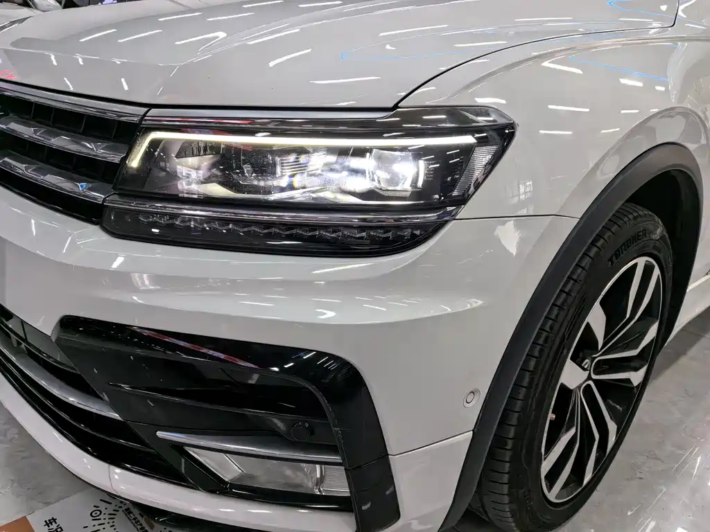 Volkswagen Tiguan L L 2020 330TSI AT R-Line Flagship VI