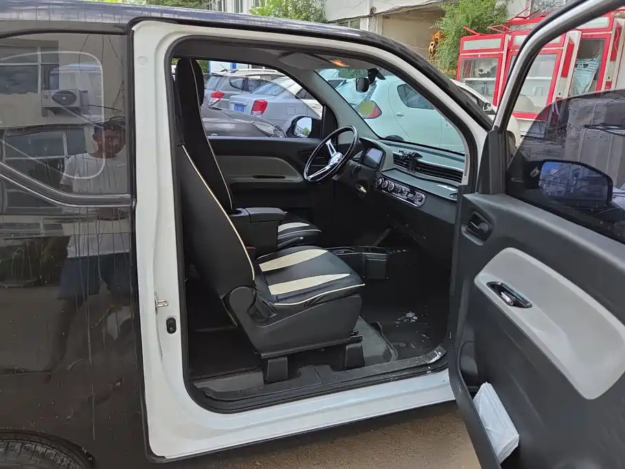 Wuling MINIEV — миниатюра 8