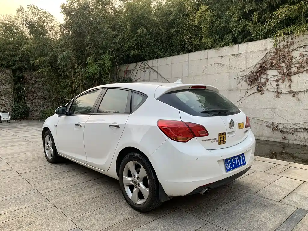 Buick Excelle — миниатюра 8