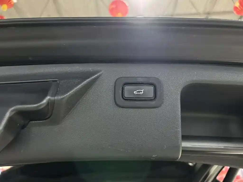 LAND ROVER DISCOVER SPORTS