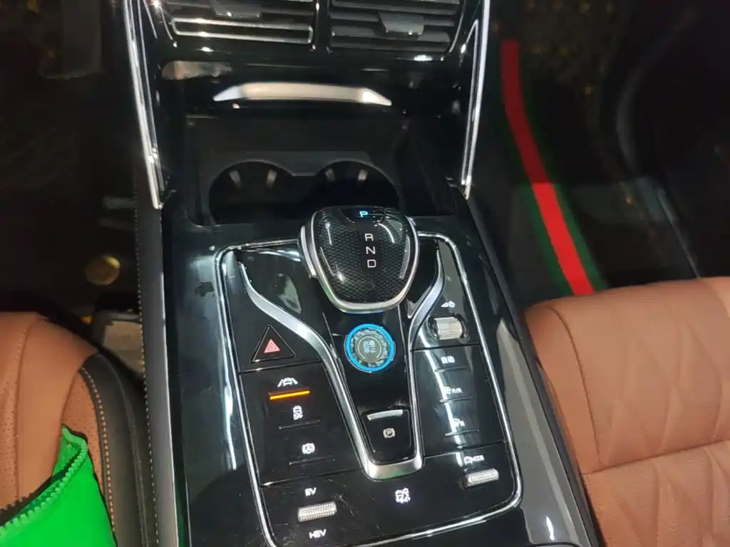 BYD Tang New Energy — миниатюра 14