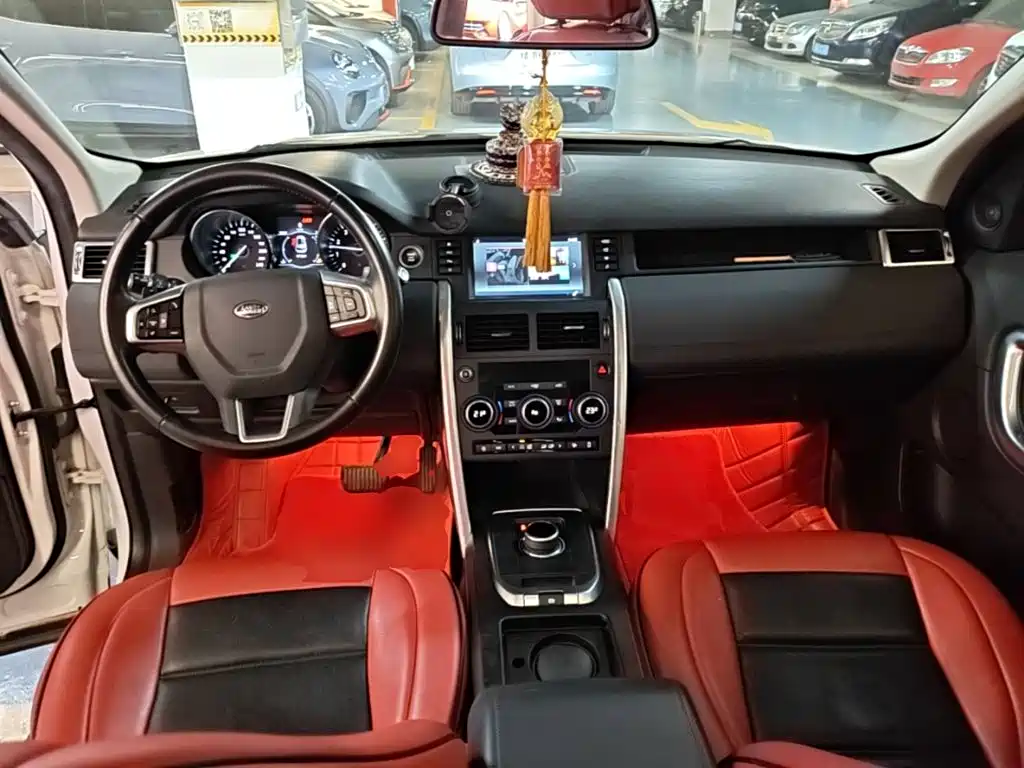Land Rover Discovery Sport — миниатюра 10