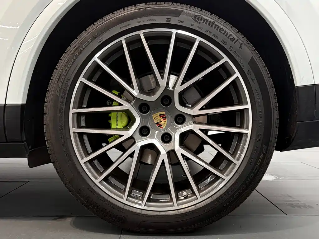 Porsche Cayenne Hybrid — миниатюра 7
