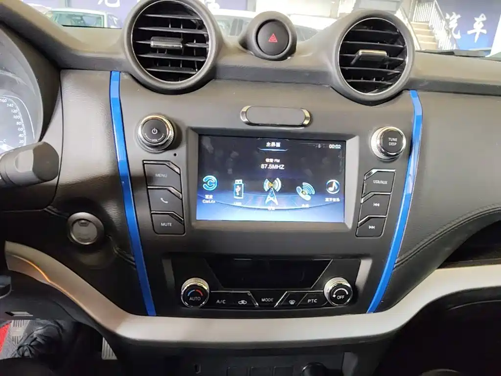 Dongfeng Rich 6 New Energy — миниатюра 13