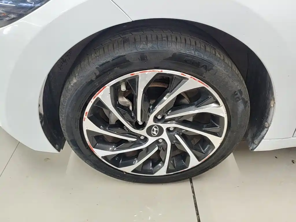 Hyundai Elantra — миниатюра 23
