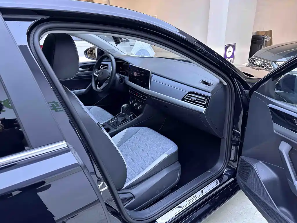 Volkswagen Lavida — миниатюра 10