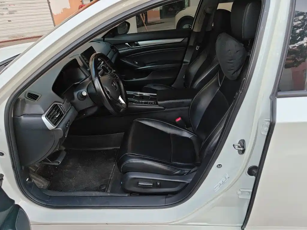 Honda Accord — миниатюра 8