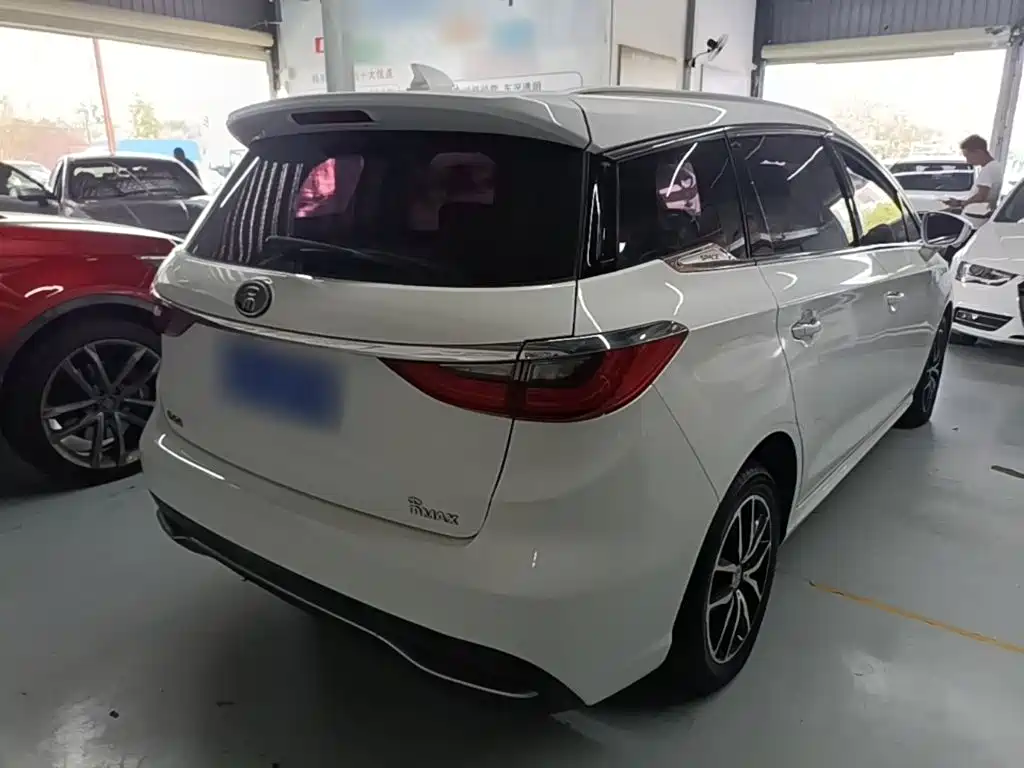 BYD MAX — миниатюра 7