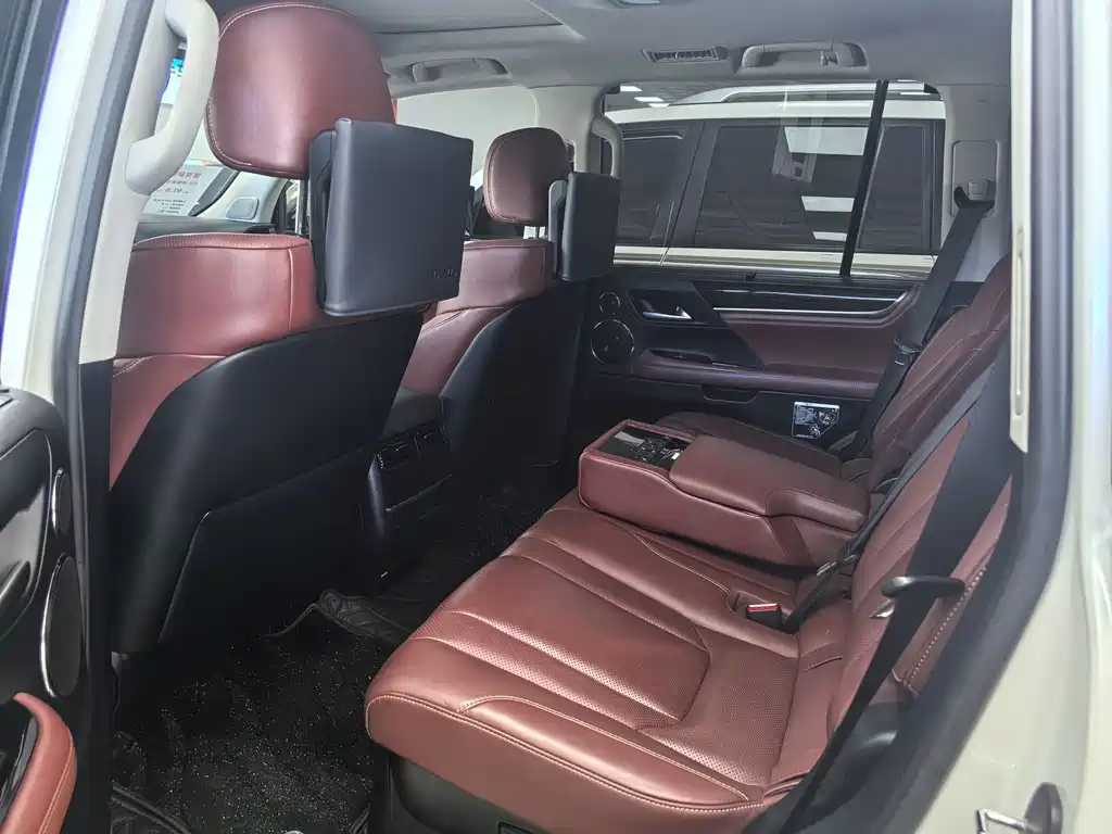 Lexus LX — миниатюра 6
