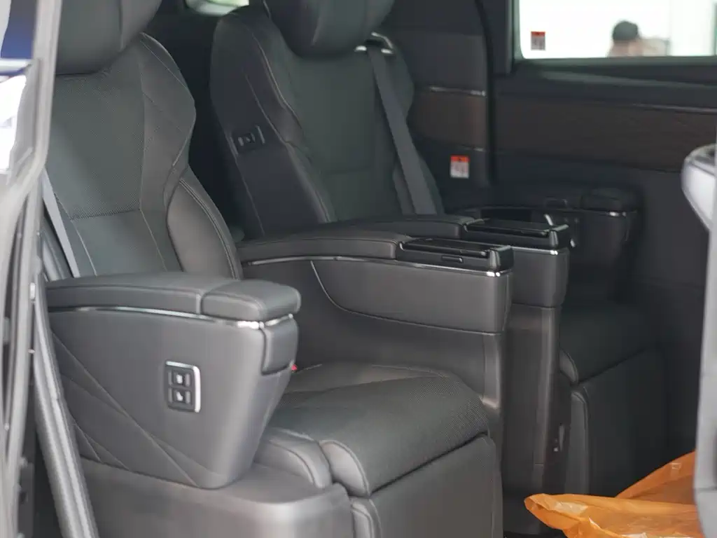 Toyota Vellfire 2024 2.5L