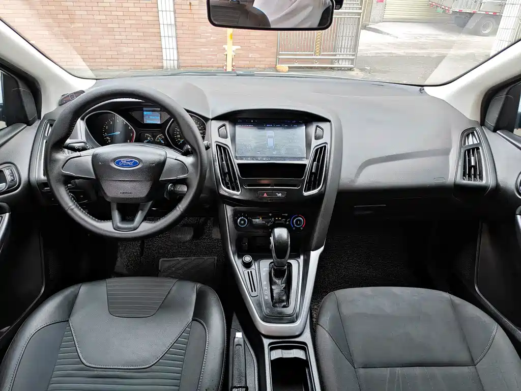 Ford Focus — миниатюра 5
