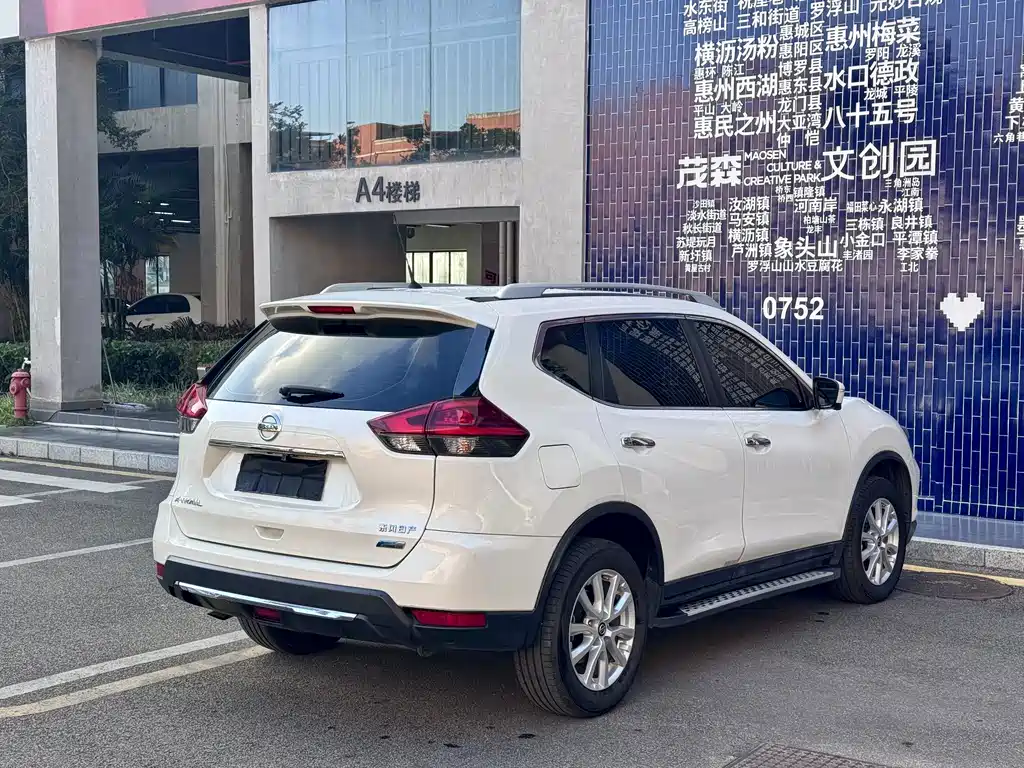Nissan X-Trail — миниатюра 9