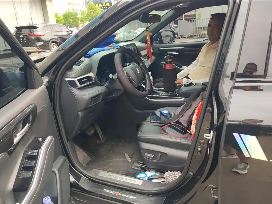 Toyota Crown Kluger 2023 2.5L HEV Luxury