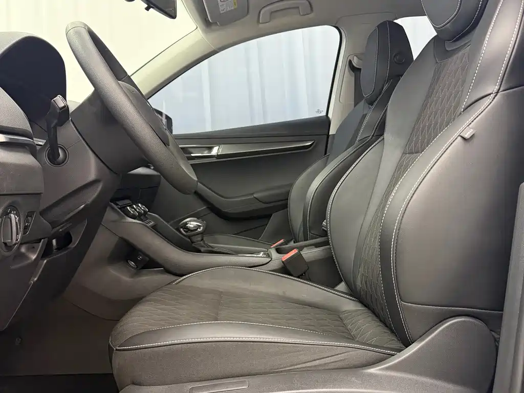 Skoda Karoq — миниатюра 8