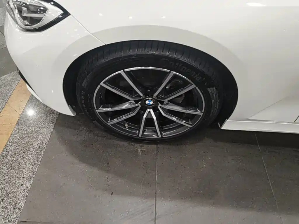 BMW 3 Series — миниатюра 23