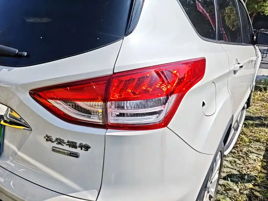 Ford Kuga — миниатюра 8