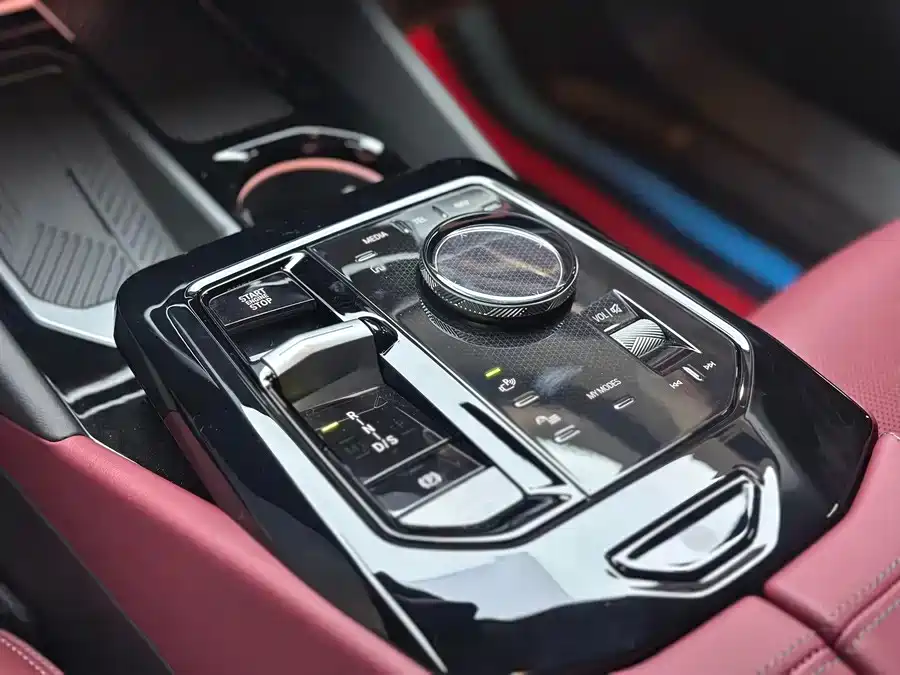 BMW 5 Series — миниатюра 14