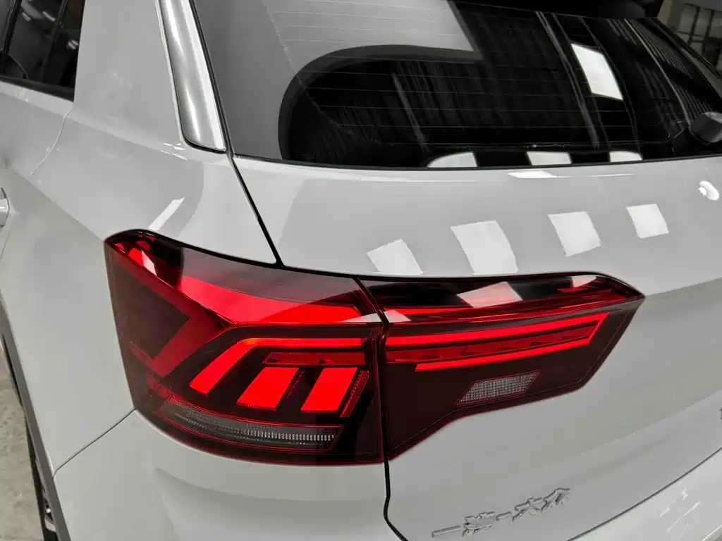 Volkswagen T-Roc — миниатюра 19