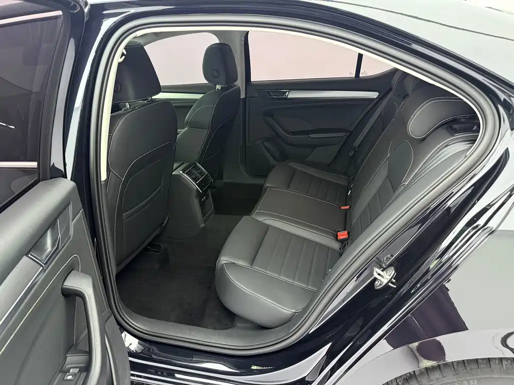Skoda Superb 2023 — фото 14