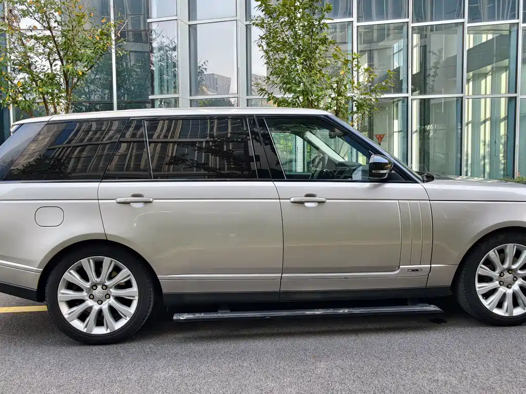 Land Rover Range Rover — миниатюра 13
