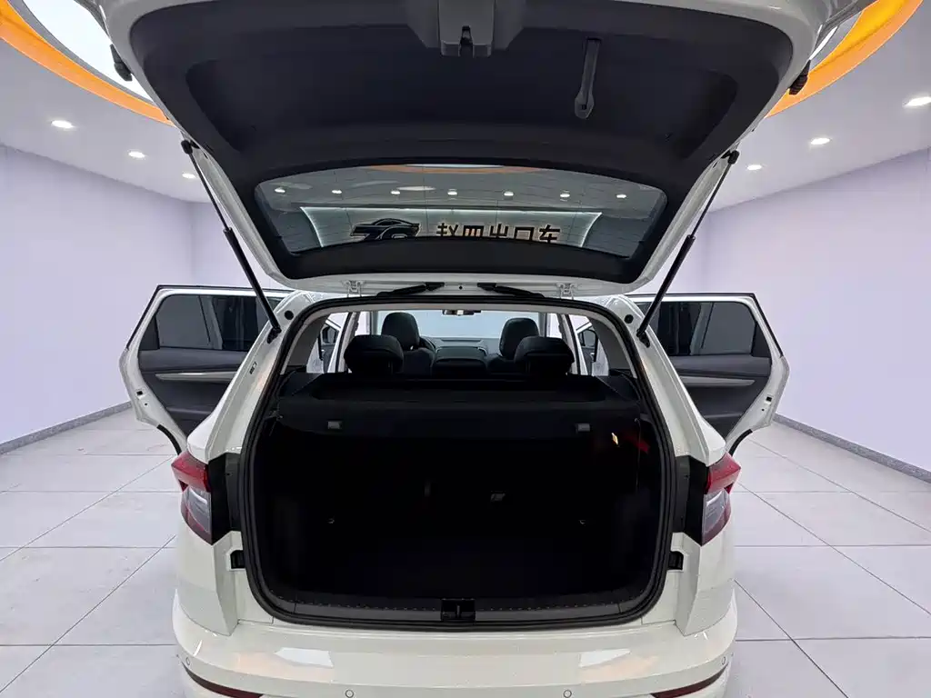 Skoda Karoq — миниатюра 7