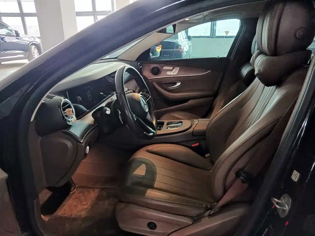 Mercedes-Benz E-Class — миниатюра 8