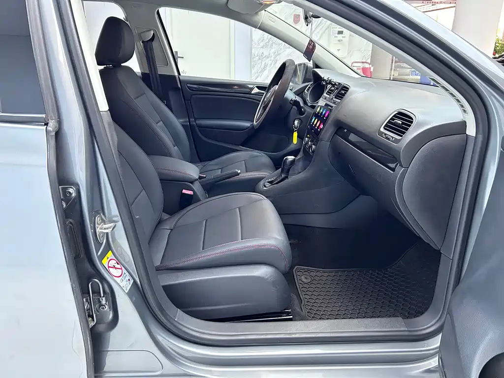 Volkswagen Golf — миниатюра 10