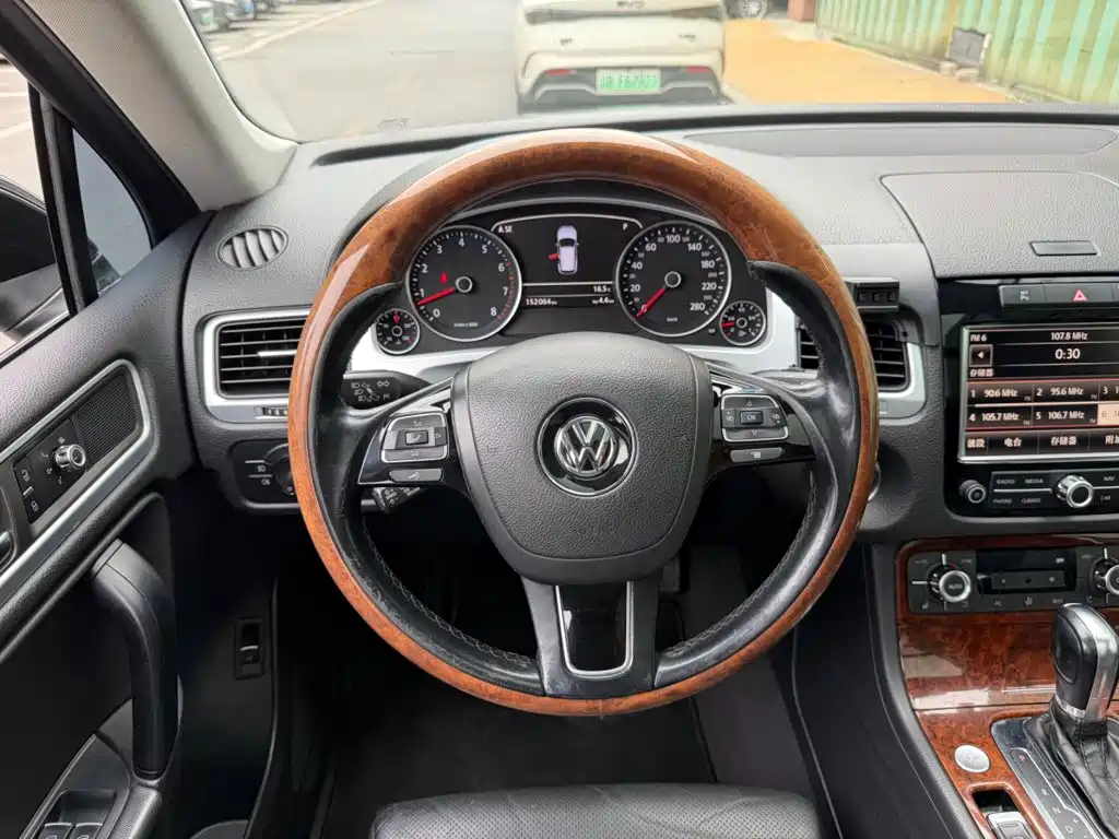 Volkswagen Touareg — миниатюра 5