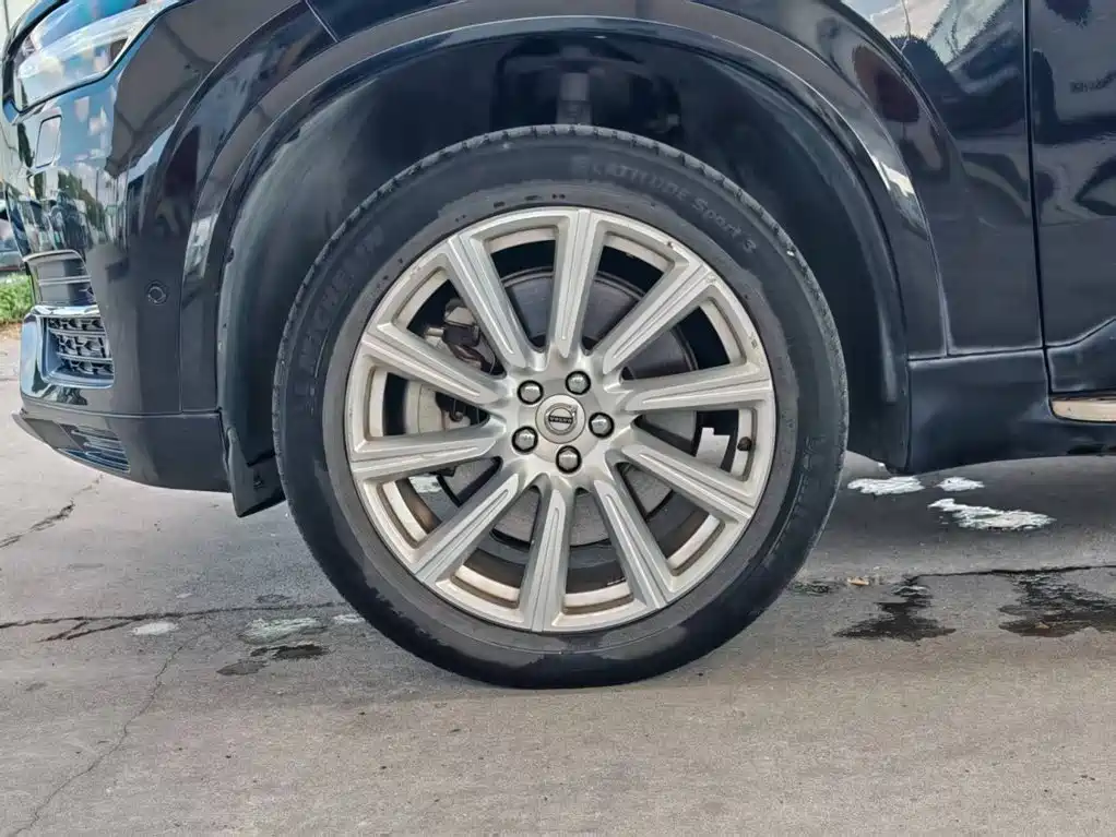 Volvo XC90 PHEV — миниатюра 5